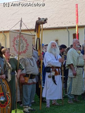 [P02] Dacii și preotul lor - Festivalul Roman Apulum 2019.  » foto by tata123 🔱
 - 
<span class="allrVoted glyphicon glyphicon-heart hidden" id="av1070018"></span>
<a class="m-l-10 hidden" id="sv1070018" onclick="voting_Foto_DelVot(,1070018,20510)" role="button">șterge vot <span class="glyphicon glyphicon-remove"></span></a>
<a id="v91070018" class=" c-red"  onclick="voting_Foto_SetVot(1070018)" role="button"><span class="glyphicon glyphicon-heart-empty"></span> <b>LIKE</b> = Votează poza</a> <img class="hidden"  id="f1070018W9" src="/imagini/loader.gif" border="0" /><span class="AjErrMes hidden" id="e1070018ErM"></span>