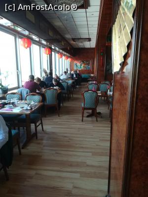 [P03] Interiorul restaurantului.  » foto by nelu73
 - 
<span class="allrVoted glyphicon glyphicon-heart hidden" id="av1066333"></span>
<a class="m-l-10 hidden" id="sv1066333" onclick="voting_Foto_DelVot(,1066333,20617)" role="button">șterge vot <span class="glyphicon glyphicon-remove"></span></a>
<a id="v91066333" class=" c-red"  onclick="voting_Foto_SetVot(1066333)" role="button"><span class="glyphicon glyphicon-heart-empty"></span> <b>LIKE</b> = Votează poza</a> <img class="hidden"  id="f1066333W9" src="/imagini/loader.gif" border="0" /><span class="AjErrMes hidden" id="e1066333ErM"></span>