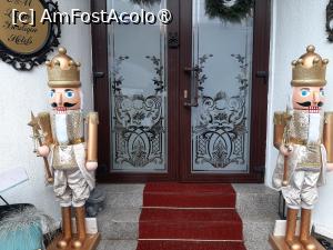 [P48] Tema Spărgătorului de nuci - la hotelul vecin Coroana Moldovei » foto by roxxie
 - 
<span class="allrVoted glyphicon glyphicon-heart hidden" id="av1510114"></span>
<a class="m-l-10 hidden" id="sv1510114" onclick="voting_Foto_DelVot(,1510114,20618)" role="button">șterge vot <span class="glyphicon glyphicon-remove"></span></a>
<a id="v91510114" class=" c-red"  onclick="voting_Foto_SetVot(1510114)" role="button"><span class="glyphicon glyphicon-heart-empty"></span> <b>LIKE</b> = Votează poza</a> <img class="hidden"  id="f1510114W9" src="/imagini/loader.gif" border="0" /><span class="AjErrMes hidden" id="e1510114ErM"></span>