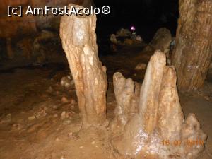 [P13] Peștera Orlova Ciuca - Stalagmita cea mare pare ruptă.  » foto by iulianic
 - 
<span class="allrVoted glyphicon glyphicon-heart hidden" id="av768809"></span>
<a class="m-l-10 hidden" id="sv768809" onclick="voting_Foto_DelVot(,768809,20656)" role="button">șterge vot <span class="glyphicon glyphicon-remove"></span></a>
<a id="v9768809" class=" c-red"  onclick="voting_Foto_SetVot(768809)" role="button"><span class="glyphicon glyphicon-heart-empty"></span> <b>LIKE</b> = Votează poza</a> <img class="hidden"  id="f768809W9" src="/imagini/loader.gif" border="0" /><span class="AjErrMes hidden" id="e768809ErM"></span>