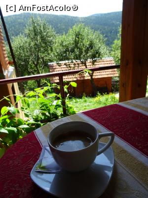 [P11] O cafea sorbită la umbră în cătunul Pătrăhăițești.  » foto by tata123 🔱
 - 
<span class="allrVoted glyphicon glyphicon-heart hidden" id="av1103345"></span>
<a class="m-l-10 hidden" id="sv1103345" onclick="voting_Foto_DelVot(,1103345,20671)" role="button">șterge vot <span class="glyphicon glyphicon-remove"></span></a>
<a id="v91103345" class=" c-red"  onclick="voting_Foto_SetVot(1103345)" role="button"><span class="glyphicon glyphicon-heart-empty"></span> <b>LIKE</b> = Votează poza</a> <img class="hidden"  id="f1103345W9" src="/imagini/loader.gif" border="0" /><span class="AjErrMes hidden" id="e1103345ErM"></span>