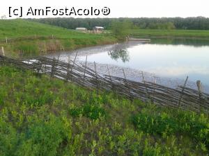 [P22] Lacul și în spate ferma.  » foto by Aurici
 - 
<span class="allrVoted glyphicon glyphicon-heart hidden" id="av735096"></span>
<a class="m-l-10 hidden" id="sv735096" onclick="voting_Foto_DelVot(,735096,20727)" role="button">șterge vot <span class="glyphicon glyphicon-remove"></span></a>
<a id="v9735096" class=" c-red"  onclick="voting_Foto_SetVot(735096)" role="button"><span class="glyphicon glyphicon-heart-empty"></span> <b>LIKE</b> = Votează poza</a> <img class="hidden"  id="f735096W9" src="/imagini/loader.gif" border="0" /><span class="AjErrMes hidden" id="e735096ErM"></span>