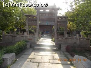 [P53] Xi'an, Marea Moschee, Porți de piatra memoriale » foto by mprofeanu
 - 
<span class="allrVoted glyphicon glyphicon-heart hidden" id="av776312"></span>
<a class="m-l-10 hidden" id="sv776312" onclick="voting_Foto_DelVot(,776312,20766)" role="button">șterge vot <span class="glyphicon glyphicon-remove"></span></a>
<a id="v9776312" class=" c-red"  onclick="voting_Foto_SetVot(776312)" role="button"><span class="glyphicon glyphicon-heart-empty"></span> <b>LIKE</b> = Votează poza</a> <img class="hidden"  id="f776312W9" src="/imagini/loader.gif" border="0" /><span class="AjErrMes hidden" id="e776312ErM"></span>