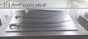 [P39] Expoziția Curtea Domnească:  iatagan cu mâner de sidef, sabie otomană și sabie de husari, sec. 18 » foto by Carmen Ion
 - 
<span class="allrVoted glyphicon glyphicon-heart hidden" id="av1505458"></span>
<a class="m-l-10 hidden" id="sv1505458" onclick="voting_Foto_DelVot(,1505458,20792)" role="button">șterge vot <span class="glyphicon glyphicon-remove"></span></a>
<a id="v91505458" class=" c-red"  onclick="voting_Foto_SetVot(1505458)" role="button"><span class="glyphicon glyphicon-heart-empty"></span> <b>LIKE</b> = Votează poza</a> <img class="hidden"  id="f1505458W9" src="/imagini/loader.gif" border="0" /><span class="AjErrMes hidden" id="e1505458ErM"></span>