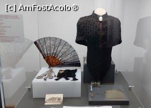 [P50] Expoziția Curtea Domnească: ținute feminine la teatru, anii 1900 » foto by Carmen Ion
 - 
<span class="allrVoted glyphicon glyphicon-heart hidden" id="av1505469"></span>
<a class="m-l-10 hidden" id="sv1505469" onclick="voting_Foto_DelVot(,1505469,20792)" role="button">șterge vot <span class="glyphicon glyphicon-remove"></span></a>
<a id="v91505469" class=" c-red"  onclick="voting_Foto_SetVot(1505469)" role="button"><span class="glyphicon glyphicon-heart-empty"></span> <b>LIKE</b> = Votează poza</a> <img class="hidden"  id="f1505469W9" src="/imagini/loader.gif" border="0" /><span class="AjErrMes hidden" id="e1505469ErM"></span>