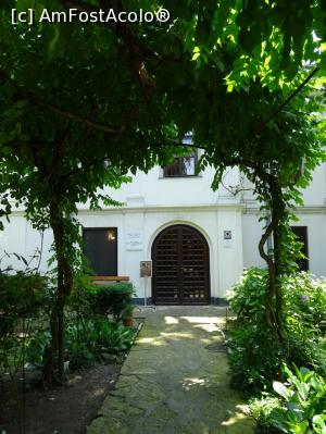 [P02] Alee de acces - Casa Melik.  » foto by tata123 🔱
 - 
<span class="allrVoted glyphicon glyphicon-heart hidden" id="av995914"></span>
<a class="m-l-10 hidden" id="sv995914" onclick="voting_Foto_DelVot(,995914,20835)" role="button">șterge vot <span class="glyphicon glyphicon-remove"></span></a>
<a id="v9995914" class=" c-red"  onclick="voting_Foto_SetVot(995914)" role="button"><span class="glyphicon glyphicon-heart-empty"></span> <b>LIKE</b> = Votează poza</a> <img class="hidden"  id="f995914W9" src="/imagini/loader.gif" border="0" /><span class="AjErrMes hidden" id="e995914ErM"></span>