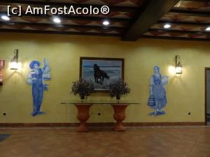 [P17] În lobby. Se vede că e hotel andaluz, așa-i?  » foto by alinaro
 - 
<span class="allrVoted glyphicon glyphicon-heart hidden" id="av789575"></span>
<a class="m-l-10 hidden" id="sv789575" onclick="voting_Foto_DelVot(,789575,21021)" role="button">șterge vot <span class="glyphicon glyphicon-remove"></span></a>
<a id="v9789575" class=" c-red"  onclick="voting_Foto_SetVot(789575)" role="button"><span class="glyphicon glyphicon-heart-empty"></span> <b>LIKE</b> = Votează poza</a> <img class="hidden"  id="f789575W9" src="/imagini/loader.gif" border="0" /><span class="AjErrMes hidden" id="e789575ErM"></span>