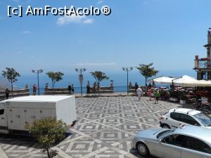 [P03] Piața unde opresc microbuzele în Castelmora » foto by marimag
 - 
<span class="allrVoted glyphicon glyphicon-heart hidden" id="av791652"></span>
<a class="m-l-10 hidden" id="sv791652" onclick="voting_Foto_DelVot(,791652,21025)" role="button">șterge vot <span class="glyphicon glyphicon-remove"></span></a>
<a id="v9791652" class=" c-red"  onclick="voting_Foto_SetVot(791652)" role="button"><span class="glyphicon glyphicon-heart-empty"></span> <b>LIKE</b> = Votează poza</a> <img class="hidden"  id="f791652W9" src="/imagini/loader.gif" border="0" /><span class="AjErrMes hidden" id="e791652ErM"></span>