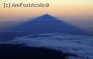 [P15] Umbra vulcanului Teide la rasaritul soarelui » foto by Kyandra <span class="label label-default labelC_thin small">NEVOTABILĂ</span>
