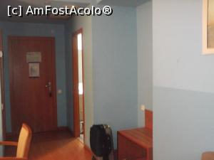 [P05] Din nou partea de intrare, cu ușa de la baie și spațiul de depozitare al bagajelor. » foto by diacrys*
 - 
<span class="allrVoted glyphicon glyphicon-heart hidden" id="av789838"></span>
<a class="m-l-10 hidden" id="sv789838" onclick="voting_Foto_DelVot(,789838,21027)" role="button">șterge vot <span class="glyphicon glyphicon-remove"></span></a>
<a id="v9789838" class=" c-red"  onclick="voting_Foto_SetVot(789838)" role="button"><span class="glyphicon glyphicon-heart-empty"></span> <b>LIKE</b> = Votează poza</a> <img class="hidden"  id="f789838W9" src="/imagini/loader.gif" border="0" /><span class="AjErrMes hidden" id="e789838ErM"></span>