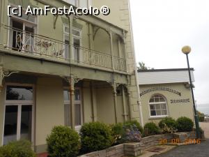 [P03] The Fishguard Bay Hotel - Fațada cu intrarea principală.  » foto by iulianic
 - 
<span class="allrVoted glyphicon glyphicon-heart hidden" id="av790506"></span>
<a class="m-l-10 hidden" id="sv790506" onclick="voting_Foto_DelVot(,790506,21039)" role="button">șterge vot <span class="glyphicon glyphicon-remove"></span></a>
<a id="v9790506" class=" c-red"  onclick="voting_Foto_SetVot(790506)" role="button"><span class="glyphicon glyphicon-heart-empty"></span> <b>LIKE</b> = Votează poza</a> <img class="hidden"  id="f790506W9" src="/imagini/loader.gif" border="0" /><span class="AjErrMes hidden" id="e790506ErM"></span>
