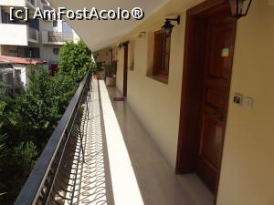 [P18] Culoarul etajului al treilea de la Europe Hotel, Argostoli » foto by irinad
 - 
<span class="allrVoted glyphicon glyphicon-heart hidden" id="av792749"></span>
<a class="m-l-10 hidden" id="sv792749" onclick="voting_Foto_DelVot(,792749,21070)" role="button">șterge vot <span class="glyphicon glyphicon-remove"></span></a>
<a id="v9792749" class=" c-red"  onclick="voting_Foto_SetVot(792749)" role="button"><span class="glyphicon glyphicon-heart-empty"></span> <b>LIKE</b> = Votează poza</a> <img class="hidden"  id="f792749W9" src="/imagini/loader.gif" border="0" /><span class="AjErrMes hidden" id="e792749ErM"></span>