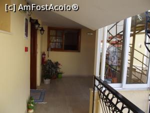 [P19] Pe stânga, uşa proprietarului Fotis » foto by irinad
 - 
<span class="allrVoted glyphicon glyphicon-heart hidden" id="av792750"></span>
<a class="m-l-10 hidden" id="sv792750" onclick="voting_Foto_DelVot(,792750,21070)" role="button">șterge vot <span class="glyphicon glyphicon-remove"></span></a>
<a id="v9792750" class=" c-red"  onclick="voting_Foto_SetVot(792750)" role="button"><span class="glyphicon glyphicon-heart-empty"></span> <b>LIKE</b> = Votează poza</a> <img class="hidden"  id="f792750W9" src="/imagini/loader.gif" border="0" /><span class="AjErrMes hidden" id="e792750ErM"></span>