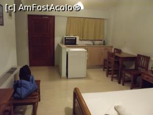 [P23] Dinspre balcon, către uşa de la intrarea în camera de la Europe Hotel, Argostoli » foto by irinad
 - 
<span class="allrVoted glyphicon glyphicon-heart hidden" id="av792754"></span>
<a class="m-l-10 hidden" id="sv792754" onclick="voting_Foto_DelVot(,792754,21070)" role="button">șterge vot <span class="glyphicon glyphicon-remove"></span></a>
<a id="v9792754" class=" c-red"  onclick="voting_Foto_SetVot(792754)" role="button"><span class="glyphicon glyphicon-heart-empty"></span> <b>LIKE</b> = Votează poza</a> <img class="hidden"  id="f792754W9" src="/imagini/loader.gif" border="0" /><span class="AjErrMes hidden" id="e792754ErM"></span>