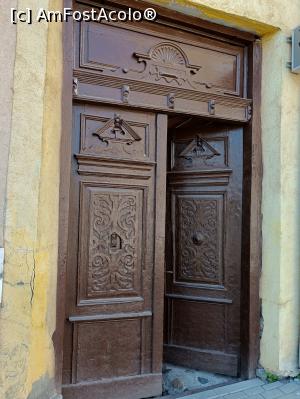[P21] Ușă acces într-o clădire din centrul vechi al orașului. » foto by tata123 🔱
 - 
<span class="allrVoted glyphicon glyphicon-heart hidden" id="av1329535"></span>
<a class="m-l-10 hidden" id="sv1329535" onclick="voting_Foto_DelVot(,1329535,21083)" role="button">șterge vot <span class="glyphicon glyphicon-remove"></span></a>
<a id="v91329535" class=" c-red"  onclick="voting_Foto_SetVot(1329535)" role="button"><span class="glyphicon glyphicon-heart-empty"></span> <b>LIKE</b> = Votează poza</a> <img class="hidden"  id="f1329535W9" src="/imagini/loader.gif" border="0" /><span class="AjErrMes hidden" id="e1329535ErM"></span>