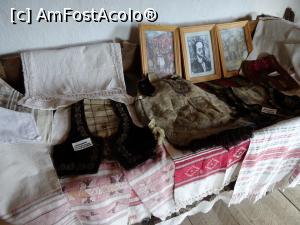 [P07] Piese textile și de îmbrăcăminte în casa-muzeu.  » foto by tata123 🔱
 - 
<span class="allrVoted glyphicon glyphicon-heart hidden" id="av1127964"></span>
<a class="m-l-10 hidden" id="sv1127964" onclick="voting_Foto_DelVot(,1127964,21083)" role="button">șterge vot <span class="glyphicon glyphicon-remove"></span></a>
<a id="v91127964" class=" c-red"  onclick="voting_Foto_SetVot(1127964)" role="button"><span class="glyphicon glyphicon-heart-empty"></span> <b>LIKE</b> = Votează poza</a> <img class="hidden"  id="f1127964W9" src="/imagini/loader.gif" border="0" /><span class="AjErrMes hidden" id="e1127964ErM"></span>
