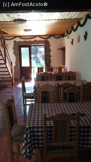 [P13] Salonul cu mese, la parter.  » foto by fregata
 - 
<span class="allrVoted glyphicon glyphicon-heart hidden" id="av796335"></span>
<a class="m-l-10 hidden" id="sv796335" onclick="voting_Foto_DelVot(,796335,21118)" role="button">șterge vot <span class="glyphicon glyphicon-remove"></span></a>
<a id="v9796335" class=" c-red"  onclick="voting_Foto_SetVot(796335)" role="button"><span class="glyphicon glyphicon-heart-empty"></span> <b>LIKE</b> = Votează poza</a> <img class="hidden"  id="f796335W9" src="/imagini/loader.gif" border="0" /><span class="AjErrMes hidden" id="e796335ErM"></span>