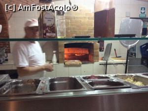 [P20] Pizzeria 'La Taverna' - acolo in cuptor se fac cele mai bune pizze » foto by mishu
 - 
<span class="allrVoted glyphicon glyphicon-heart hidden" id="av802630"></span>
<a class="m-l-10 hidden" id="sv802630" onclick="voting_Foto_DelVot(,802630,21187)" role="button">șterge vot <span class="glyphicon glyphicon-remove"></span></a>
<a id="v9802630" class=" c-red"  onclick="voting_Foto_SetVot(802630)" role="button"><span class="glyphicon glyphicon-heart-empty"></span> <b>LIKE</b> = Votează poza</a> <img class="hidden"  id="f802630W9" src="/imagini/loader.gif" border="0" /><span class="AjErrMes hidden" id="e802630ErM"></span>