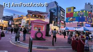 [P25] Hongdae street, cartierul vibrant din Seul, plin de energie tinereasca si creativa, faimos pentru cumparaturi, cafenelele estetice, viata de noapte si saloanele sale de infrumusetare. » foto by geani anto
 - 
<span class="allrVoted glyphicon glyphicon-heart hidden" id="av1512631"></span>
<a class="m-l-10 hidden" id="sv1512631" onclick="voting_Foto_DelVot(,1512631,21214)" role="button">șterge vot <span class="glyphicon glyphicon-remove"></span></a>
<a id="v91512631" class=" c-red"  onclick="voting_Foto_SetVot(1512631)" role="button"><span class="glyphicon glyphicon-heart-empty"></span> <b>LIKE</b> = Votează poza</a> <img class="hidden"  id="f1512631W9" src="/imagini/loader.gif" border="0" /><span class="AjErrMes hidden" id="e1512631ErM"></span>