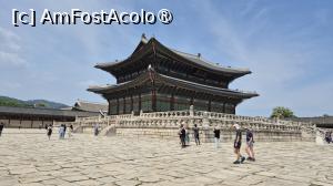 [P13] Geunjeongjeon este sala tronului, piesa centrala a Gyeongbokgung, care a gazduit ceremonii regale precum incoronari, receptii diplomatice si banchete de stat.  » foto by geani anto
 - 
<span class="allrVoted glyphicon glyphicon-heart hidden" id="av1517611"></span>
<a class="m-l-10 hidden" id="sv1517611" onclick="voting_Foto_DelVot(,1517611,21214)" role="button">șterge vot <span class="glyphicon glyphicon-remove"></span></a>
<a id="v91517611" class=" c-red"  onclick="voting_Foto_SetVot(1517611)" role="button"><span class="glyphicon glyphicon-heart-empty"></span> <b>LIKE</b> = Votează poza</a> <img class="hidden"  id="f1517611W9" src="/imagini/loader.gif" border="0" /><span class="AjErrMes hidden" id="e1517611ErM"></span>
