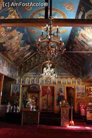 [P20] Mănăstirea Slănic, Argeş, Biserica „Schimbarea la Faţă”, interior » foto by mprofeanu
 - 
<span class="allrVoted glyphicon glyphicon-heart hidden" id="av938945"></span>
<a class="m-l-10 hidden" id="sv938945" onclick="voting_Foto_DelVot(,938945,21248)" role="button">șterge vot <span class="glyphicon glyphicon-remove"></span></a>
<a id="v9938945" class=" c-red"  onclick="voting_Foto_SetVot(938945)" role="button"><span class="glyphicon glyphicon-heart-empty"></span> <b>LIKE</b> = Votează poza</a> <img class="hidden"  id="f938945W9" src="/imagini/loader.gif" border="0" /><span class="AjErrMes hidden" id="e938945ErM"></span>