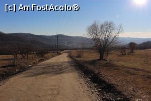 [P37] Mănăstirea Slănic, Argeş, ne apropiem de șoseaua asfaltată » foto by mprofeanu
 - 
<span class="allrVoted glyphicon glyphicon-heart hidden" id="av938963"></span>
<a class="m-l-10 hidden" id="sv938963" onclick="voting_Foto_DelVot(,938963,21248)" role="button">șterge vot <span class="glyphicon glyphicon-remove"></span></a>
<a id="v9938963" class=" c-red"  onclick="voting_Foto_SetVot(938963)" role="button"><span class="glyphicon glyphicon-heart-empty"></span> <b>LIKE</b> = Votează poza</a> <img class="hidden"  id="f938963W9" src="/imagini/loader.gif" border="0" /><span class="AjErrMes hidden" id="e938963ErM"></span>
