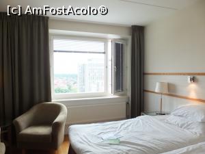 [P20] draperiile erau foarte groase, in plus erau si jaluzele verticale pe ferestre.  » foto by tripyy
 - 
<span class="allrVoted glyphicon glyphicon-heart hidden" id="av883294"></span>
<a class="m-l-10 hidden" id="sv883294" onclick="voting_Foto_DelVot(,883294,21249)" role="button">șterge vot <span class="glyphicon glyphicon-remove"></span></a>
<a id="v9883294" class=" c-red"  onclick="voting_Foto_SetVot(883294)" role="button"><span class="glyphicon glyphicon-heart-empty"></span> <b>LIKE</b> = Votează poza</a> <img class="hidden"  id="f883294W9" src="/imagini/loader.gif" border="0" /><span class="AjErrMes hidden" id="e883294ErM"></span>