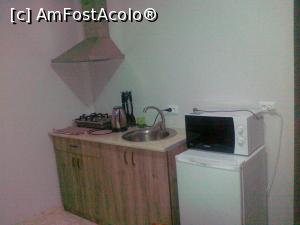 [P05] Hostel Luxe Kutaisi - camera cu 5 paturi: chicineta » foto by calator2000
 - 
<span class="allrVoted glyphicon glyphicon-heart hidden" id="av810774"></span>
<a class="m-l-10 hidden" id="sv810774" onclick="voting_Foto_DelVot(,810774,21267)" role="button">șterge vot <span class="glyphicon glyphicon-remove"></span></a>
<a id="v9810774" class=" c-red"  onclick="voting_Foto_SetVot(810774)" role="button"><span class="glyphicon glyphicon-heart-empty"></span> <b>LIKE</b> = Votează poza</a> <img class="hidden"  id="f810774W9" src="/imagini/loader.gif" border="0" /><span class="AjErrMes hidden" id="e810774ErM"></span>