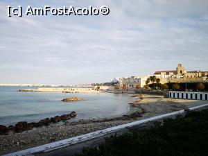 [P02] O parte din plaja din Otranto; în plan îndepărtat, orașul vechi » foto by crismis
 - 
<span class="allrVoted glyphicon glyphicon-heart hidden" id="av1284920"></span>
<a class="m-l-10 hidden" id="sv1284920" onclick="voting_Foto_DelVot(,1284920,21287)" role="button">șterge vot <span class="glyphicon glyphicon-remove"></span></a>
<a id="v91284920" class=" c-red"  onclick="voting_Foto_SetVot(1284920)" role="button"><span class="glyphicon glyphicon-heart-empty"></span> <b>LIKE</b> = Votează poza</a> <img class="hidden"  id="f1284920W9" src="/imagini/loader.gif" border="0" /><span class="AjErrMes hidden" id="e1284920ErM"></span>