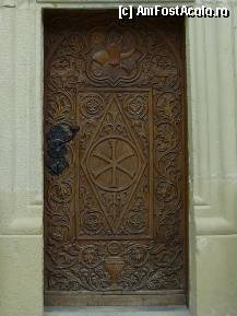[P14] Manastirea Pangarati - Biserica veche, usa cu stema Moldovei, intrarea in capela de la parter. » foto by iulianic
 - 
<span class="allrVoted glyphicon glyphicon-heart hidden" id="av308243"></span>
<a class="m-l-10 hidden" id="sv308243" onclick="voting_Foto_DelVot(,308243,21332)" role="button">șterge vot <span class="glyphicon glyphicon-remove"></span></a>
<a id="v9308243" class=" c-red"  onclick="voting_Foto_SetVot(308243)" role="button"><span class="glyphicon glyphicon-heart-empty"></span> <b>LIKE</b> = Votează poza</a> <img class="hidden"  id="f308243W9" src="/imagini/loader.gif" border="0" /><span class="AjErrMes hidden" id="e308243ErM"></span>
