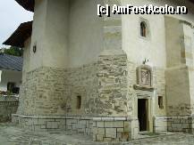[P17] Manastirea Pangarati - Biserica veche, usa cu ancadrament de piatra de la parter. » foto by iulianic
 - 
<span class="allrVoted glyphicon glyphicon-heart hidden" id="av308246"></span>
<a class="m-l-10 hidden" id="sv308246" onclick="voting_Foto_DelVot(,308246,21332)" role="button">șterge vot <span class="glyphicon glyphicon-remove"></span></a>
<a id="v9308246" class=" c-red"  onclick="voting_Foto_SetVot(308246)" role="button"><span class="glyphicon glyphicon-heart-empty"></span> <b>LIKE</b> = Votează poza</a> <img class="hidden"  id="f308246W9" src="/imagini/loader.gif" border="0" /><span class="AjErrMes hidden" id="e308246ErM"></span>
