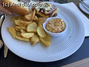 [P12] Argo Burger Bistro - BLT Tarragon Burger » foto by nicole33
 - 
<span class="allrVoted glyphicon glyphicon-heart hidden" id="av1495329"></span>
<a class="m-l-10 hidden" id="sv1495329" onclick="voting_Foto_DelVot(,1495329,21354)" role="button">șterge vot <span class="glyphicon glyphicon-remove"></span></a>
<a id="v91495329" class=" c-red"  onclick="voting_Foto_SetVot(1495329)" role="button"><span class="glyphicon glyphicon-heart-empty"></span> <b>LIKE</b> = Votează poza</a> <img class="hidden"  id="f1495329W9" src="/imagini/loader.gif" border="0" /><span class="AjErrMes hidden" id="e1495329ErM"></span>