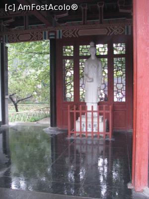 [P42] Baotu Spring Park - O alta statuie a lui Li Qingzhao » foto by mishu
 - 
<span class="allrVoted glyphicon glyphicon-heart hidden" id="av824285"></span>
<a class="m-l-10 hidden" id="sv824285" onclick="voting_Foto_DelVot(,824285,21375)" role="button">șterge vot <span class="glyphicon glyphicon-remove"></span></a>
<a id="v9824285" class=" c-red"  onclick="voting_Foto_SetVot(824285)" role="button"><span class="glyphicon glyphicon-heart-empty"></span> <b>LIKE</b> = Votează poza</a> <img class="hidden"  id="f824285W9" src="/imagini/loader.gif" border="0" /><span class="AjErrMes hidden" id="e824285ErM"></span>