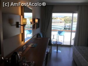 [P05] Lonicera Resort & Spa - Si alte dotari din camera si se ede si cana de fiert apa precum si ceaiul si cafeaua puse zilnic la dispozitie » foto by mishu
 - 
<span class="allrVoted glyphicon glyphicon-heart hidden" id="av1012222"></span>
<a class="m-l-10 hidden" id="sv1012222" onclick="voting_Foto_DelVot(,1012222,21411)" role="button">șterge vot <span class="glyphicon glyphicon-remove"></span></a>
<a id="v91012222" class=" c-red"  onclick="voting_Foto_SetVot(1012222)" role="button"><span class="glyphicon glyphicon-heart-empty"></span> <b>LIKE</b> = Votează poza</a> <img class="hidden"  id="f1012222W9" src="/imagini/loader.gif" border="0" /><span class="AjErrMes hidden" id="e1012222ErM"></span>