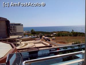 [P11] Alta vedere din balcon, cu piscina hotelului Lonicera Premium.  » foto by Yoda
 - 
<span class="allrVoted glyphicon glyphicon-heart hidden" id="av1116264"></span>
<a class="m-l-10 hidden" id="sv1116264" onclick="voting_Foto_DelVot(,1116264,21411)" role="button">șterge vot <span class="glyphicon glyphicon-remove"></span></a>
<a id="v91116264" class=" c-red"  onclick="voting_Foto_SetVot(1116264)" role="button"><span class="glyphicon glyphicon-heart-empty"></span> <b>LIKE</b> = Votează poza</a> <img class="hidden"  id="f1116264W9" src="/imagini/loader.gif" border="0" /><span class="AjErrMes hidden" id="e1116264ErM"></span>