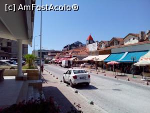 [P12] Zona comerciala de langa hotel.  » foto by Yoda
 - 
<span class="allrVoted glyphicon glyphicon-heart hidden" id="av1116265"></span>
<a class="m-l-10 hidden" id="sv1116265" onclick="voting_Foto_DelVot(,1116265,21411)" role="button">șterge vot <span class="glyphicon glyphicon-remove"></span></a>
<a id="v91116265" class=" c-red"  onclick="voting_Foto_SetVot(1116265)" role="button"><span class="glyphicon glyphicon-heart-empty"></span> <b>LIKE</b> = Votează poza</a> <img class="hidden"  id="f1116265W9" src="/imagini/loader.gif" border="0" /><span class="AjErrMes hidden" id="e1116265ErM"></span>