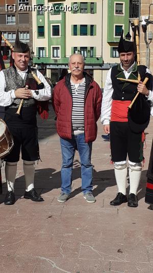 [P25] Împreună cu localnici în costume populare asturiene » foto by Mitica49
 - 
<span class="allrVoted glyphicon glyphicon-heart hidden" id="av1424191"></span>
<a class="m-l-10 hidden" id="sv1424191" onclick="voting_Foto_DelVot(,1424191,21454)" role="button">șterge vot <span class="glyphicon glyphicon-remove"></span></a>
<a id="v91424191" class=" c-red"  onclick="voting_Foto_SetVot(1424191)" role="button"><span class="glyphicon glyphicon-heart-empty"></span> <b>LIKE</b> = Votează poza</a> <img class="hidden"  id="f1424191W9" src="/imagini/loader.gif" border="0" /><span class="AjErrMes hidden" id="e1424191ErM"></span>