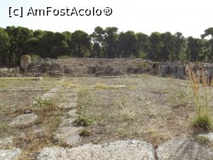 [P16] Ridicătura aceea de pământ este ceea ce a mai rămas din Odeonul de la Epidaur » foto by irinad
 - 
<span class="allrVoted glyphicon glyphicon-heart hidden" id="av829829"></span>
<a class="m-l-10 hidden" id="sv829829" onclick="voting_Foto_DelVot(,829829,21467)" role="button">șterge vot <span class="glyphicon glyphicon-remove"></span></a>
<a id="v9829829" class=" c-red"  onclick="voting_Foto_SetVot(829829)" role="button"><span class="glyphicon glyphicon-heart-empty"></span> <b>LIKE</b> = Votează poza</a> <img class="hidden"  id="f829829W9" src="/imagini/loader.gif" border="0" /><span class="AjErrMes hidden" id="e829829ErM"></span>