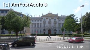 [P05] Poză din autobuzul Hop On Hop Off - linia roșie » foto by ungureanica
 - 
<span class="allrVoted glyphicon glyphicon-heart hidden" id="av973499"></span>
<a class="m-l-10 hidden" id="sv973499" onclick="voting_Foto_DelVot(,973499,21479)" role="button">șterge vot <span class="glyphicon glyphicon-remove"></span></a>
<a id="v9973499" class=" c-red"  onclick="voting_Foto_SetVot(973499)" role="button"><span class="glyphicon glyphicon-heart-empty"></span> <b>LIKE</b> = Votează poza</a> <img class="hidden"  id="f973499W9" src="/imagini/loader.gif" border="0" /><span class="AjErrMes hidden" id="e973499ErM"></span>