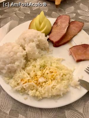 [P11] Cina. Orez, salata de varza, carne cruda uscată prăjit. Merită 40 lei??? » foto by Slider Zoltan
 - 
<span class="allrVoted glyphicon glyphicon-heart hidden" id="av1389120"></span>
<a class="m-l-10 hidden" id="sv1389120" onclick="voting_Foto_DelVot(,1389120,21508)" role="button">șterge vot <span class="glyphicon glyphicon-remove"></span></a>
<a id="v91389120" class=" c-red"  onclick="voting_Foto_SetVot(1389120)" role="button"><span class="glyphicon glyphicon-heart-empty"></span> <b>LIKE</b> = Votează poza</a> <img class="hidden"  id="f1389120W9" src="/imagini/loader.gif" border="0" /><span class="AjErrMes hidden" id="e1389120ErM"></span>