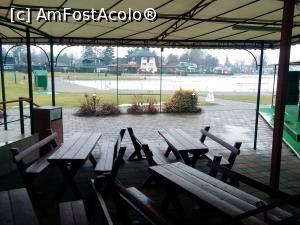 [P23] Daca acum, in februarie, terasa de la Casa de Oaspeti a Primariei e goala si restaurantul duce lipsa de clienti, vara e 'full'. In departare se distinge restaurantul 'La Petrica' » foto by dorgo
 - 
<span class="allrVoted glyphicon glyphicon-heart hidden" id="av833061"></span>
<a class="m-l-10 hidden" id="sv833061" onclick="voting_Foto_DelVot(,833061,21521)" role="button">șterge vot <span class="glyphicon glyphicon-remove"></span></a>
<a id="v9833061" class=" c-red"  onclick="voting_Foto_SetVot(833061)" role="button"><span class="glyphicon glyphicon-heart-empty"></span> <b>LIKE</b> = Votează poza</a> <img class="hidden"  id="f833061W9" src="/imagini/loader.gif" border="0" /><span class="AjErrMes hidden" id="e833061ErM"></span>