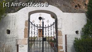 [P44] O biserică veche în satul Agia Roumeli.  » foto by maryka
 - 
<span class="allrVoted glyphicon glyphicon-heart hidden" id="av749765"></span>
<a class="m-l-10 hidden" id="sv749765" onclick="voting_Foto_DelVot(,749765,21551)" role="button">șterge vot <span class="glyphicon glyphicon-remove"></span></a>
<a id="v9749765" class=" c-red"  onclick="voting_Foto_SetVot(749765)" role="button"><span class="glyphicon glyphicon-heart-empty"></span> <b>LIKE</b> = Votează poza</a> <img class="hidden"  id="f749765W9" src="/imagini/loader.gif" border="0" /><span class="AjErrMes hidden" id="e749765ErM"></span>