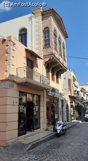 [P27] Clădire cu balcon otoman în orașul vechi Rethymno. » foto by Carmen Ion
 - 
<span class="allrVoted glyphicon glyphicon-heart hidden" id="av1205736"></span>
<a class="m-l-10 hidden" id="sv1205736" onclick="voting_Foto_DelVot(,1205736,21565)" role="button">șterge vot <span class="glyphicon glyphicon-remove"></span></a>
<a id="v91205736" class=" c-red"  onclick="voting_Foto_SetVot(1205736)" role="button"><span class="glyphicon glyphicon-heart-empty"></span> <b>LIKE</b> = Votează poza</a> <img class="hidden"  id="f1205736W9" src="/imagini/loader.gif" border="0" /><span class="AjErrMes hidden" id="e1205736ErM"></span>