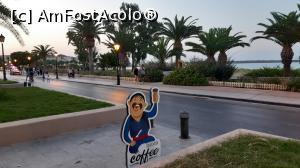 [P43] O cafenea pe faleza din Rethymno. » foto by Carmen Ion
 - 
<span class="allrVoted glyphicon glyphicon-heart hidden" id="av1205752"></span>
<a class="m-l-10 hidden" id="sv1205752" onclick="voting_Foto_DelVot(,1205752,21565)" role="button">șterge vot <span class="glyphicon glyphicon-remove"></span></a>
<a id="v91205752" class=" c-red"  onclick="voting_Foto_SetVot(1205752)" role="button"><span class="glyphicon glyphicon-heart-empty"></span> <b>LIKE</b> = Votează poza</a> <img class="hidden"  id="f1205752W9" src="/imagini/loader.gif" border="0" /><span class="AjErrMes hidden" id="e1205752ErM"></span>