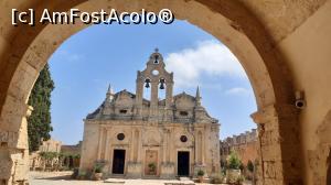 [P50] Mănăstirea Arkadi: biserica » foto by Carmen Ion
 - 
<span class="allrVoted glyphicon glyphicon-heart hidden" id="av1208024"></span>
<a class="m-l-10 hidden" id="sv1208024" onclick="voting_Foto_DelVot(,1208024,21565)" role="button">șterge vot <span class="glyphicon glyphicon-remove"></span></a>
<a id="v91208024" class=" c-red"  onclick="voting_Foto_SetVot(1208024)" role="button"><span class="glyphicon glyphicon-heart-empty"></span> <b>LIKE</b> = Votează poza</a> <img class="hidden"  id="f1208024W9" src="/imagini/loader.gif" border="0" /><span class="AjErrMes hidden" id="e1208024ErM"></span>