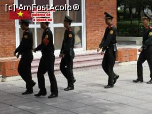 [P11] Soldații vietnamezi de astăzi, cu mișcări mult mai lente decât pe vremea războiului.  » foto by glcitizen
 - 
<span class="allrVoted glyphicon glyphicon-heart hidden" id="av836778"></span>
<a class="m-l-10 hidden" id="sv836778" onclick="voting_Foto_DelVot(,836778,21608)" role="button">șterge vot <span class="glyphicon glyphicon-remove"></span></a>
<a id="v9836778" class=" c-red"  onclick="voting_Foto_SetVot(836778)" role="button"><span class="glyphicon glyphicon-heart-empty"></span> <b>LIKE</b> = Votează poza</a> <img class="hidden"  id="f836778W9" src="/imagini/loader.gif" border="0" /><span class="AjErrMes hidden" id="e836778ErM"></span>