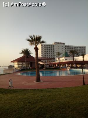 [P26] VEDERE SUPERBA CU PISCINA,TERASA,BAR,HOTEL » foto by ile57b
 - 
<span class="allrVoted glyphicon glyphicon-heart hidden" id="av1293004"></span>
<a class="m-l-10 hidden" id="sv1293004" onclick="voting_Foto_DelVot(,1293004,21624)" role="button">șterge vot <span class="glyphicon glyphicon-remove"></span></a>
<a id="v91293004" class=" c-red"  onclick="voting_Foto_SetVot(1293004)" role="button"><span class="glyphicon glyphicon-heart-empty"></span> <b>LIKE</b> = Votează poza</a> <img class="hidden"  id="f1293004W9" src="/imagini/loader.gif" border="0" /><span class="AjErrMes hidden" id="e1293004ErM"></span>