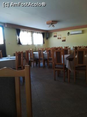 [P04] Sala de mese încapatoare.  » foto by nelu73
 - 
<span class="allrVoted glyphicon glyphicon-heart hidden" id="av1039643"></span>
<a class="m-l-10 hidden" id="sv1039643" onclick="voting_Foto_DelVot(,1039643,21649)" role="button">șterge vot <span class="glyphicon glyphicon-remove"></span></a>
<a id="v91039643" class=" c-red"  onclick="voting_Foto_SetVot(1039643)" role="button"><span class="glyphicon glyphicon-heart-empty"></span> <b>LIKE</b> = Votează poza</a> <img class="hidden"  id="f1039643W9" src="/imagini/loader.gif" border="0" /><span class="AjErrMes hidden" id="e1039643ErM"></span>