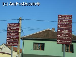 [P21] Indicatoare turistice în comuna Sălașu de Sus.  » foto by tata123 🔱
 - 
<span class="allrVoted glyphicon glyphicon-heart hidden" id="av737829"></span>
<a class="m-l-10 hidden" id="sv737829" onclick="voting_Foto_DelVot(,737829,21674)" role="button">șterge vot <span class="glyphicon glyphicon-remove"></span></a>
<a id="v9737829" class=" c-red"  onclick="voting_Foto_SetVot(737829)" role="button"><span class="glyphicon glyphicon-heart-empty"></span> <b>LIKE</b> = Votează poza</a> <img class="hidden"  id="f737829W9" src="/imagini/loader.gif" border="0" /><span class="AjErrMes hidden" id="e737829ErM"></span>