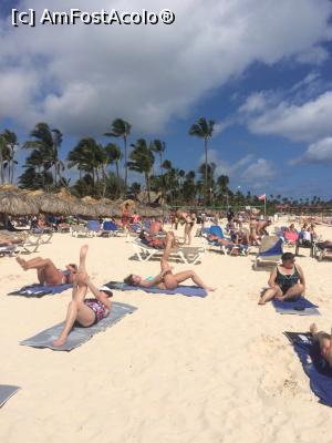 [P07] aerobic pe plaja (in fiecare zi)  » foto by A.R.
 - 
<span class="allrVoted glyphicon glyphicon-heart hidden" id="av850054"></span>
<a class="m-l-10 hidden" id="sv850054" onclick="voting_Foto_DelVot(,850054,21742)" role="button">șterge vot <span class="glyphicon glyphicon-remove"></span></a>
<a id="v9850054" class=" c-red"  onclick="voting_Foto_SetVot(850054)" role="button"><span class="glyphicon glyphicon-heart-empty"></span> <b>LIKE</b> = Votează poza</a> <img class="hidden"  id="f850054W9" src="/imagini/loader.gif" border="0" /><span class="AjErrMes hidden" id="e850054ErM"></span>